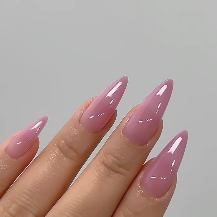 Doi Nudi Lilac Syrup Gel – Soft lilac nude syrup gel polish with a sheer elegant tone