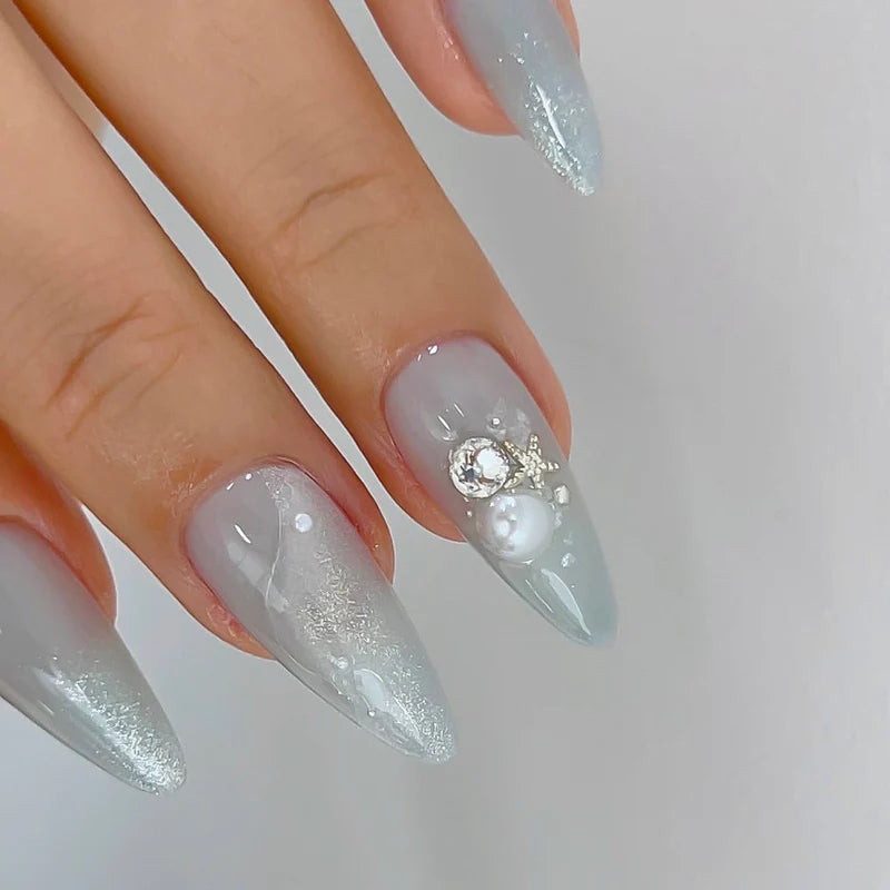 Doi Nudi Misty Blue Syrup Gel – Cool-toned misty blue nude syrup gel for an airy soft nail look