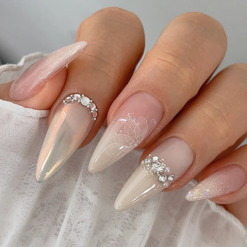 Doi Nudi Vanilla Syrup Gel – Creamy vanilla nude syrup gel polish with a translucent milky look