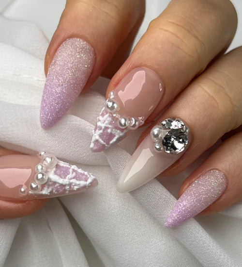 Doi Nudi Violet Syrup Gel – Sheer violet nude syrup gel polish for a feminine chic finish