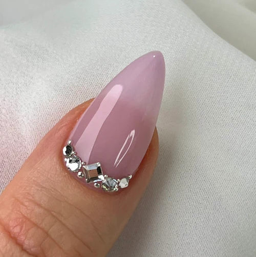 Doi Nudi Violet Syrup Gel – Sheer violet nude syrup gel polish for a feminine chic finish