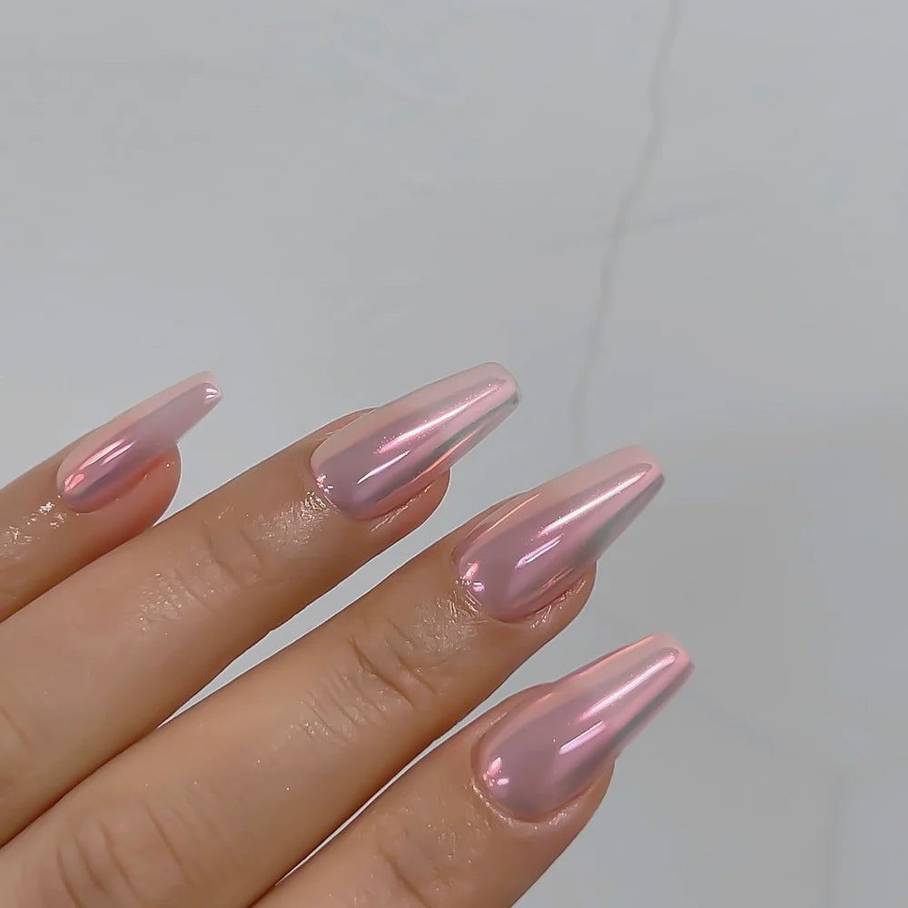 Nailbayo Mood Powder – neutral iridescent powder with soft reflection