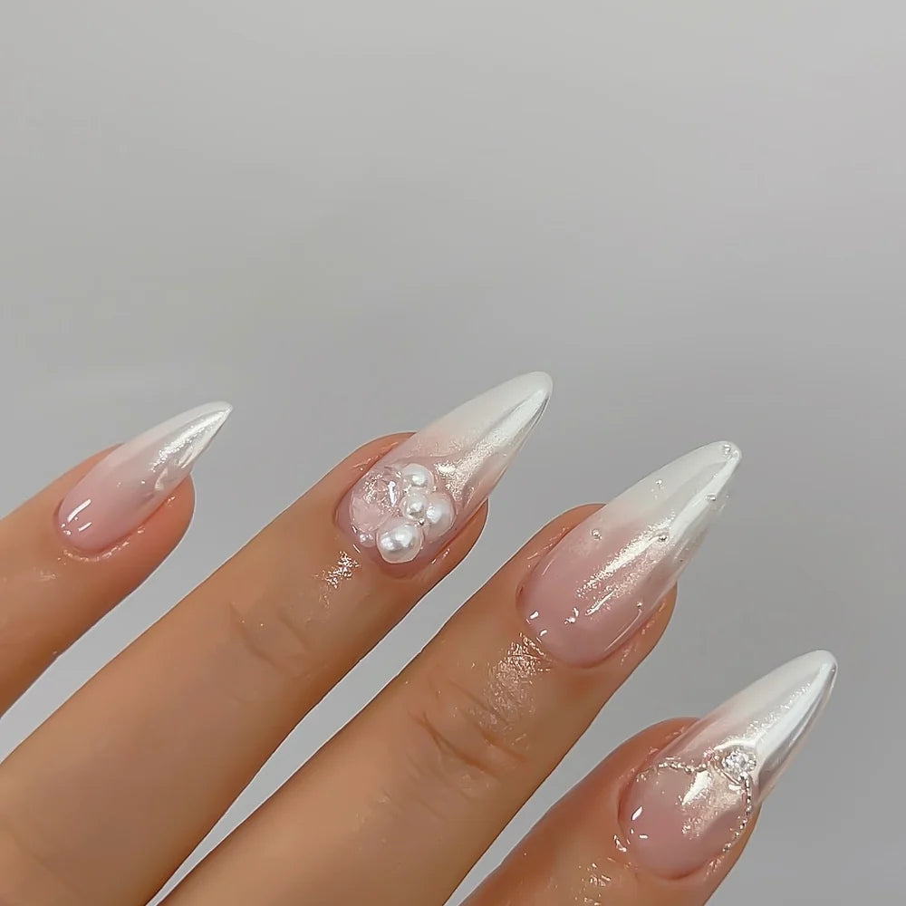 Nailbayo Pearl Powder – fine shimmer powder for pearlescent finish
