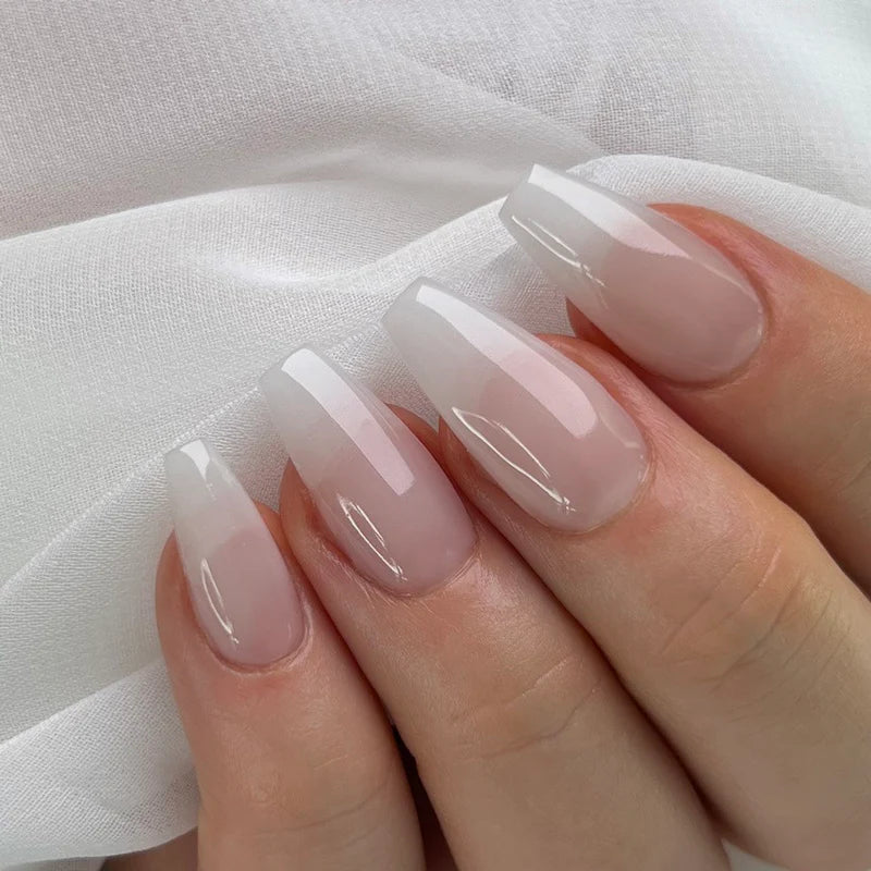 Doi Nudi White Syrup Gel – Translucent white syrup gel perfect for milk nails or French bases