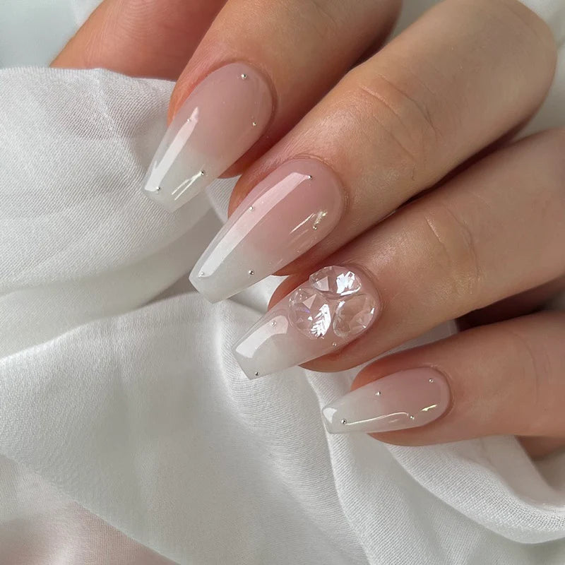 Doi Nudi White Syrup Gel – Translucent white syrup gel perfect for milk nails or French bases