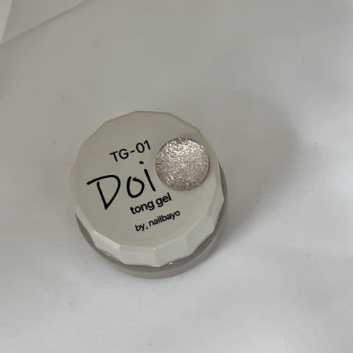 Doi Tong Glitter Gel TG-01 – rose gold chunky shimmer polish