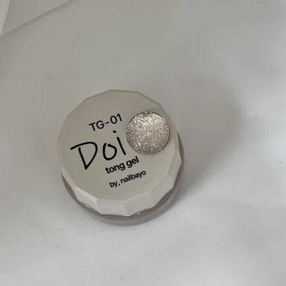 Doi Tong Glitter Gel TG-01 – rose gold chunky shimmer polish