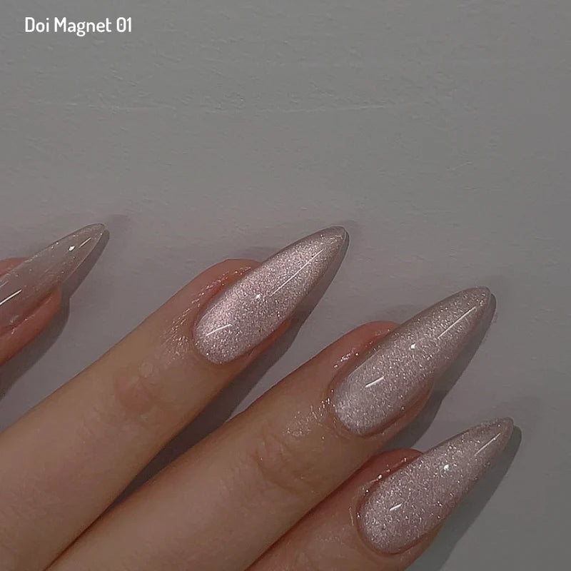 Nailbayo Doi Magnet 01 – nude-toned cat-eye magnetic polish
